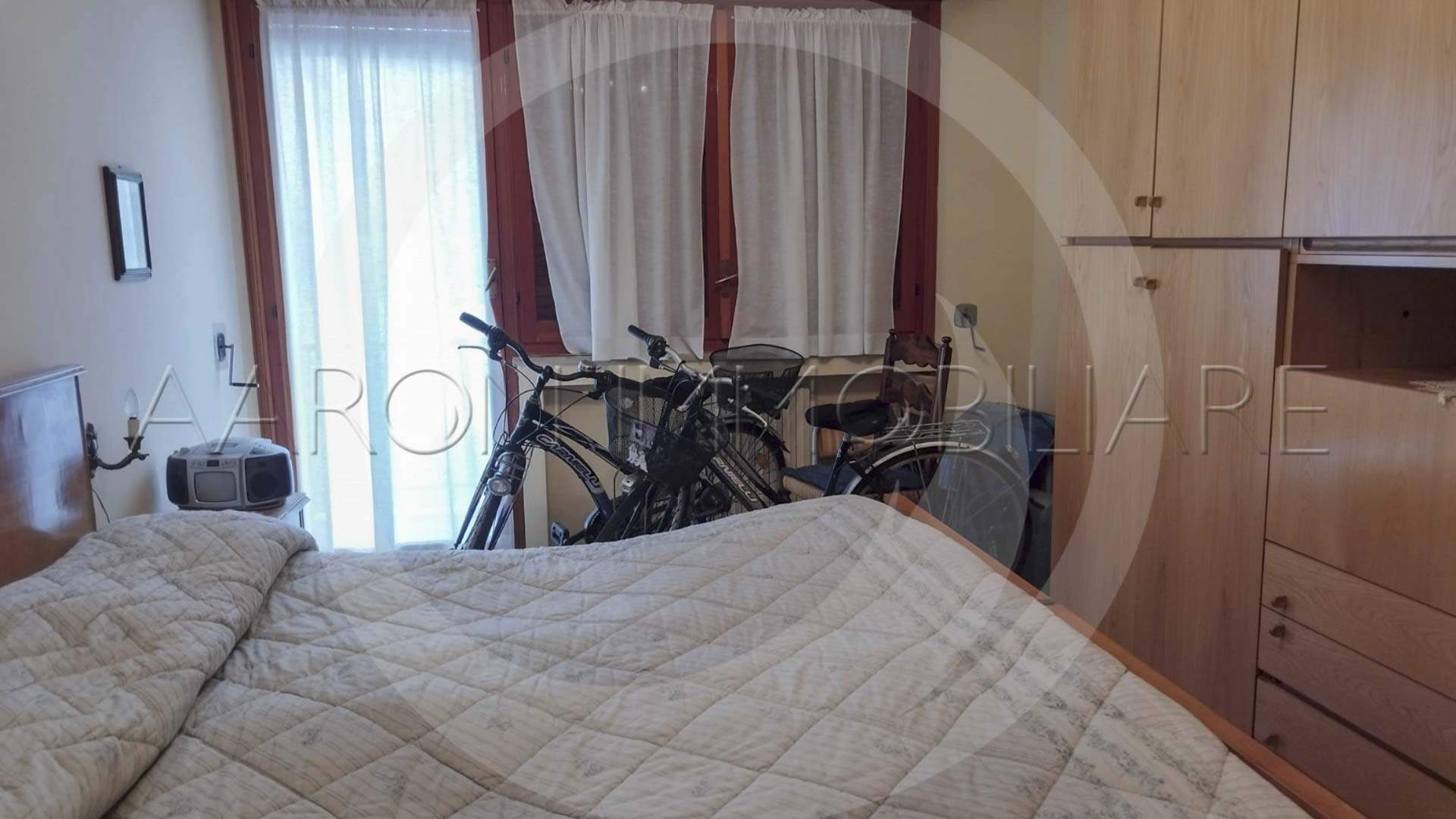 Sanremo, zona Foce, Grazioso Bilocale con Giardino Privato e Box auto
