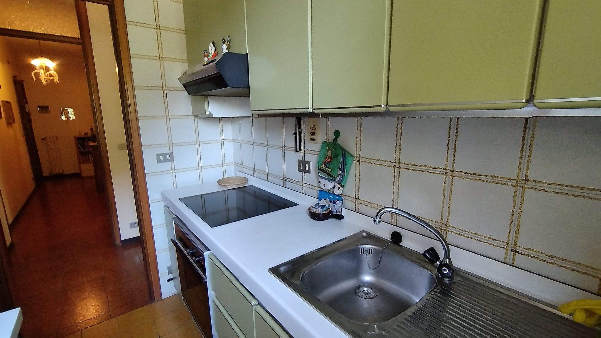 Sanremo, zona Foce, Grazioso Bilocale con Giardino Privato e Box auto