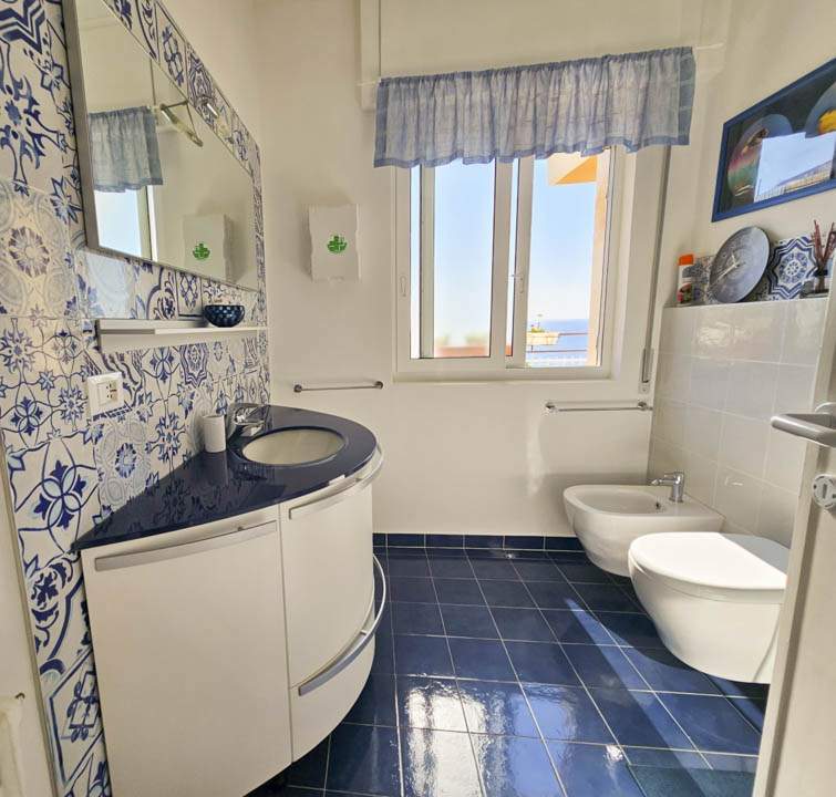 Sanremo: Attico di Lusso Fronte Mare con Terrazza