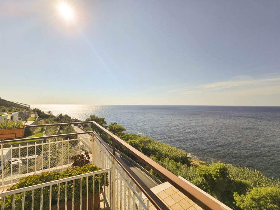 Sanremo: Attico di Lusso Fronte Mare con Terrazza