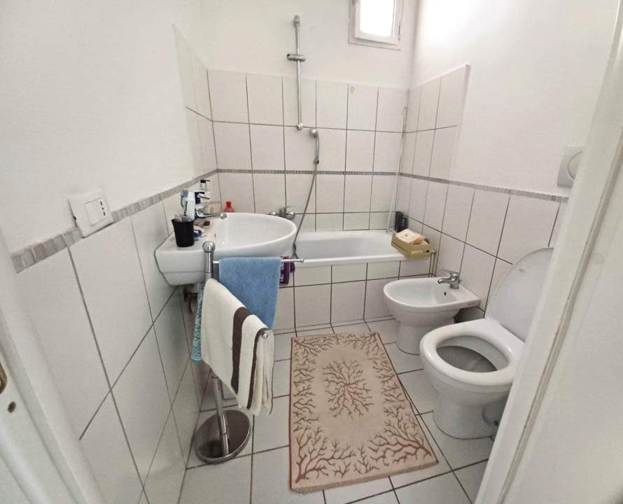 Sanremo, casa indipendente con giardino in zona Foce