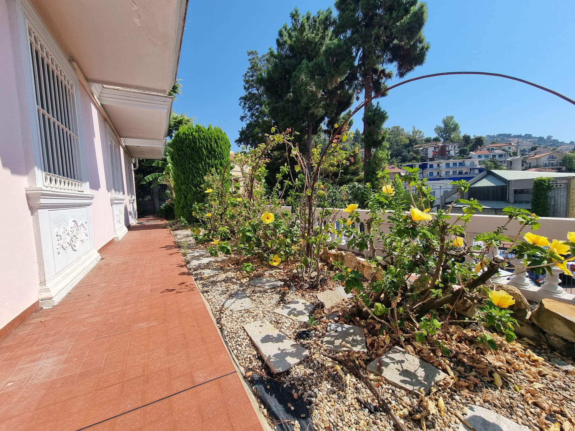 Ospedaletti, zona centrale, Appartamento 211 m² con giardino, box e cantina