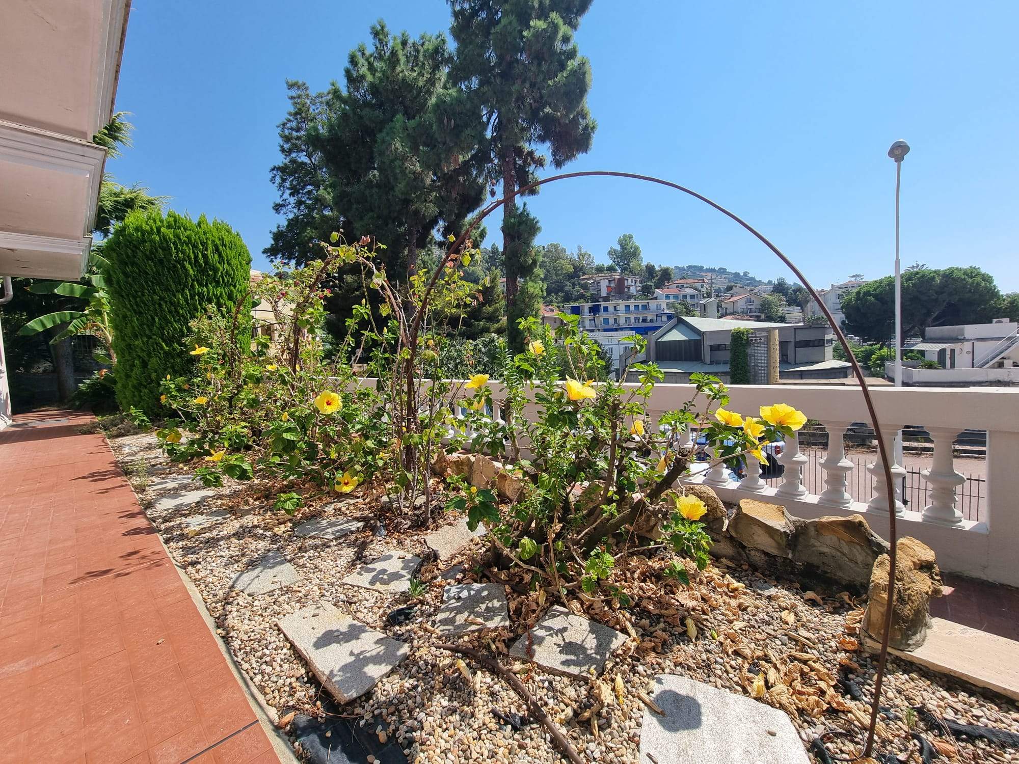 Ospedaletti, zona centrale, Appartamento 211 m² con giardino, box e cantina
