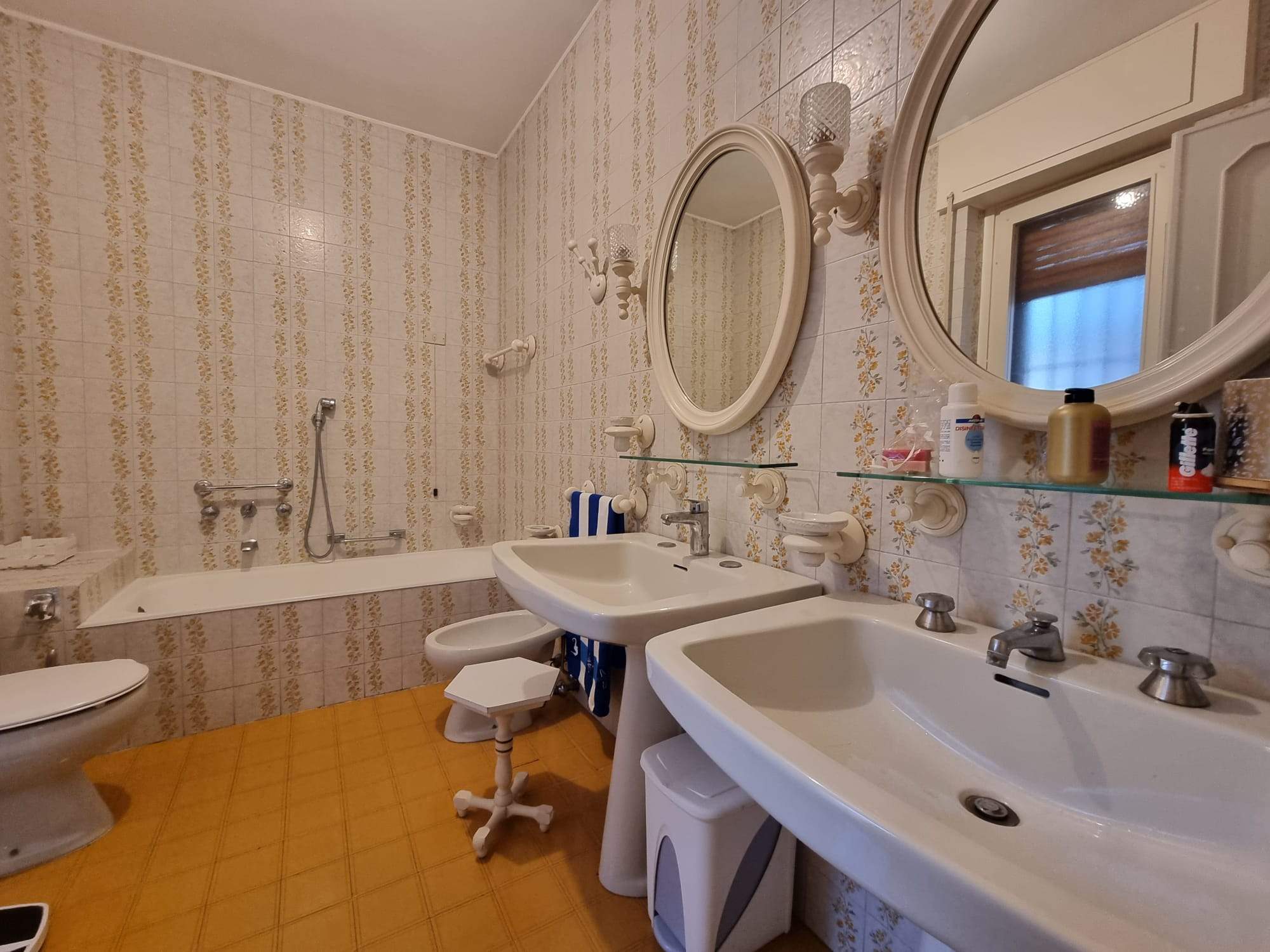 Ospedaletti, zona centrale, Appartamento 211 m² con giardino, box e cantina