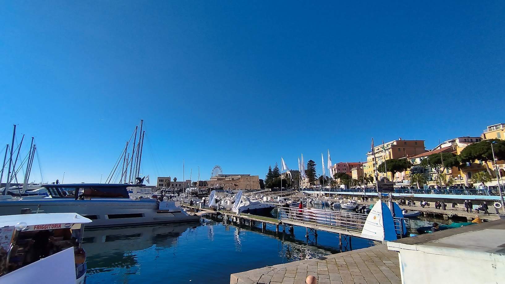 Sanremo, centralissimo, trilocale duplex su due livelli, ristrutturato.