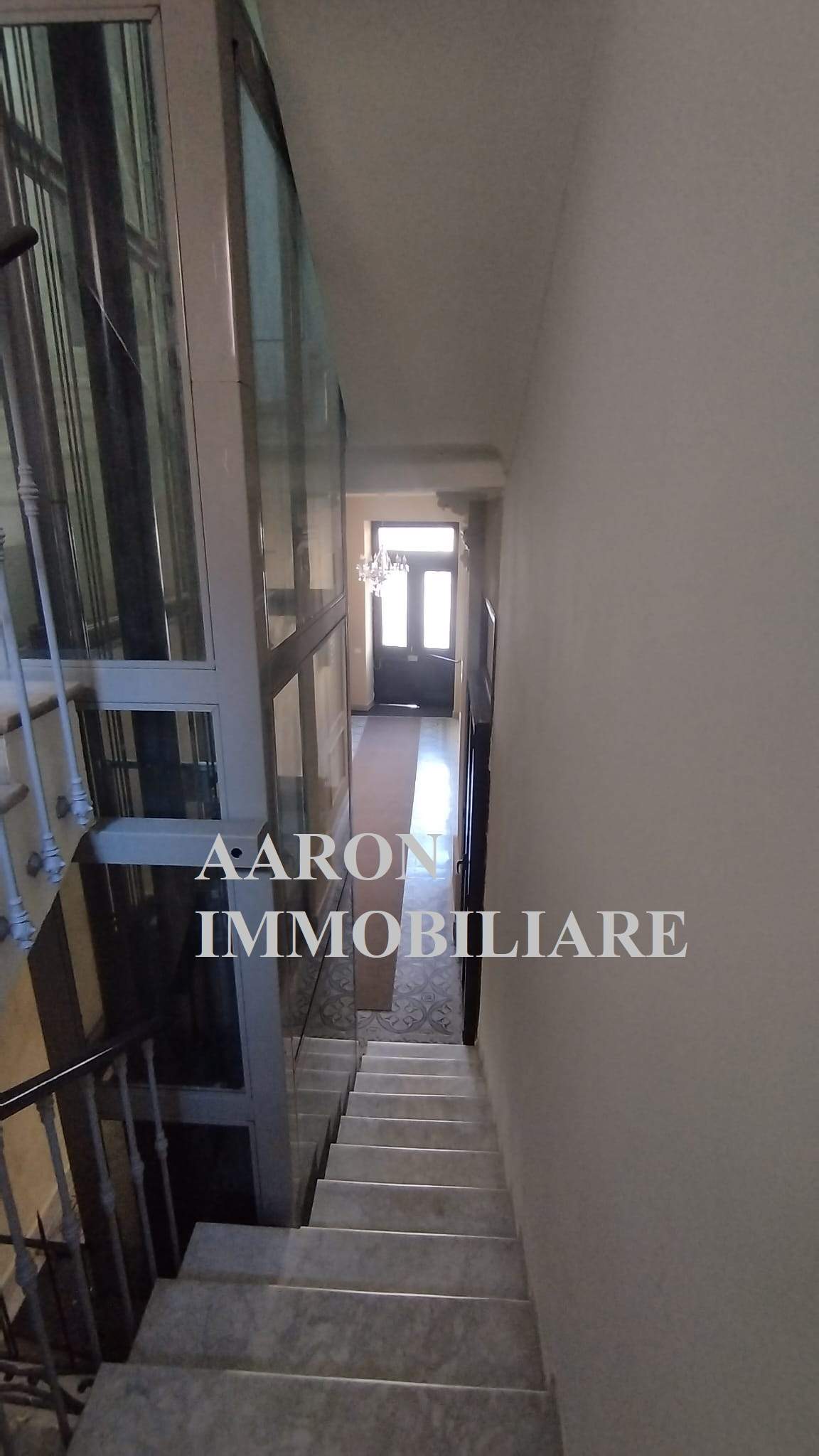 Sanremo, trilocale centralissimo, mansardato, ristrutturato.