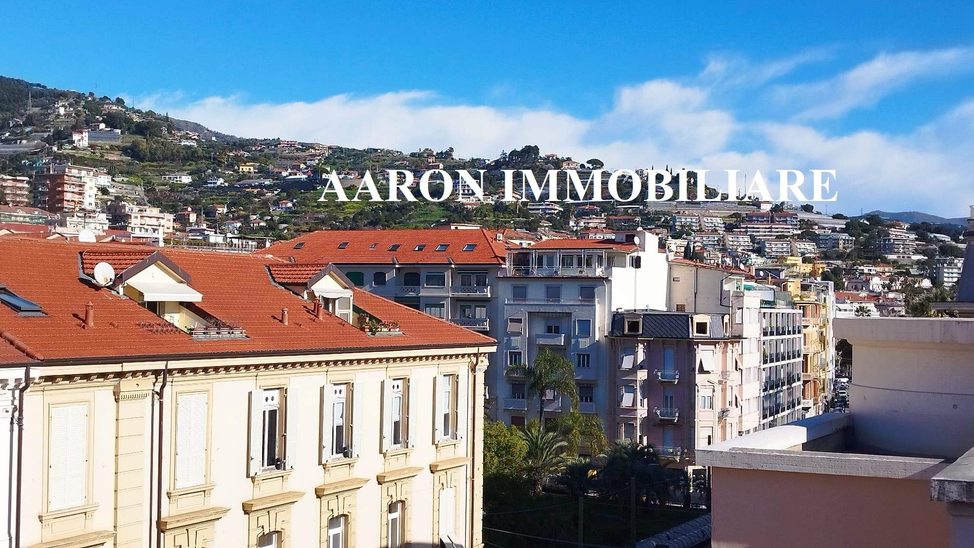 Sanremo, trilocale centralissimo, mansardato, ristrutturato.