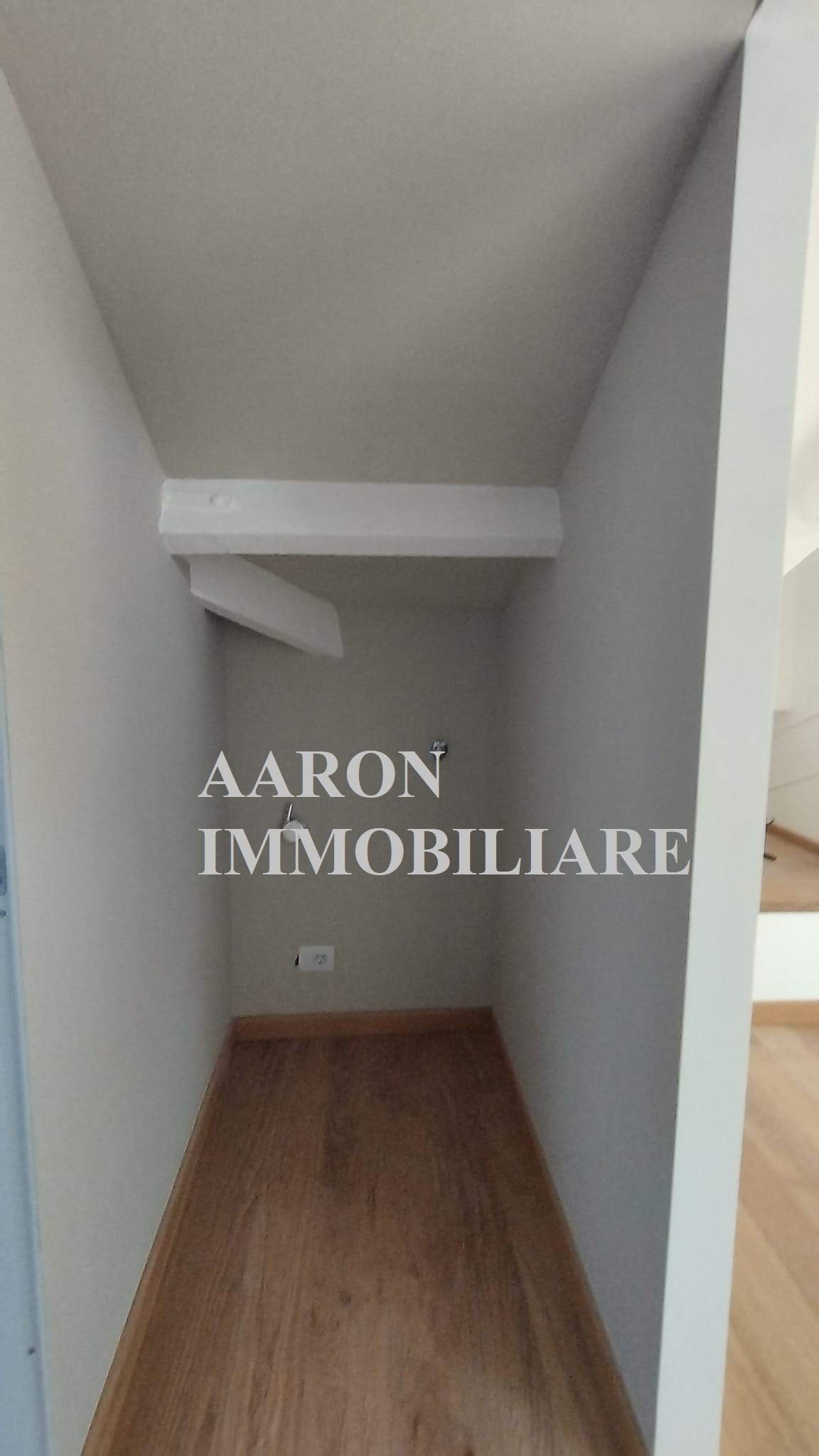 Sanremo, trilocale centralissimo, mansardato, ristrutturato.