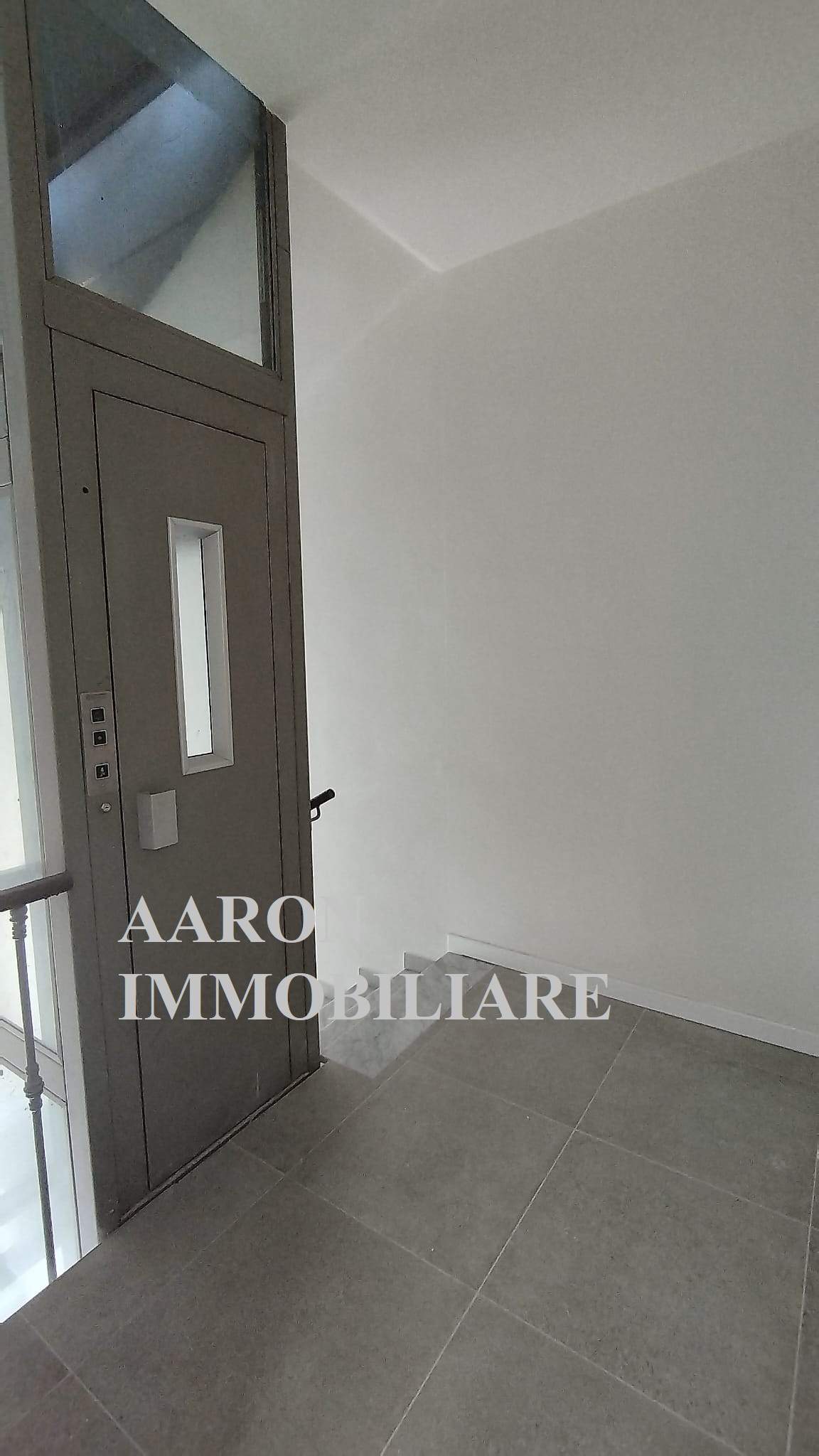 Sanremo, trilocale centralissimo, mansardato, ristrutturato.