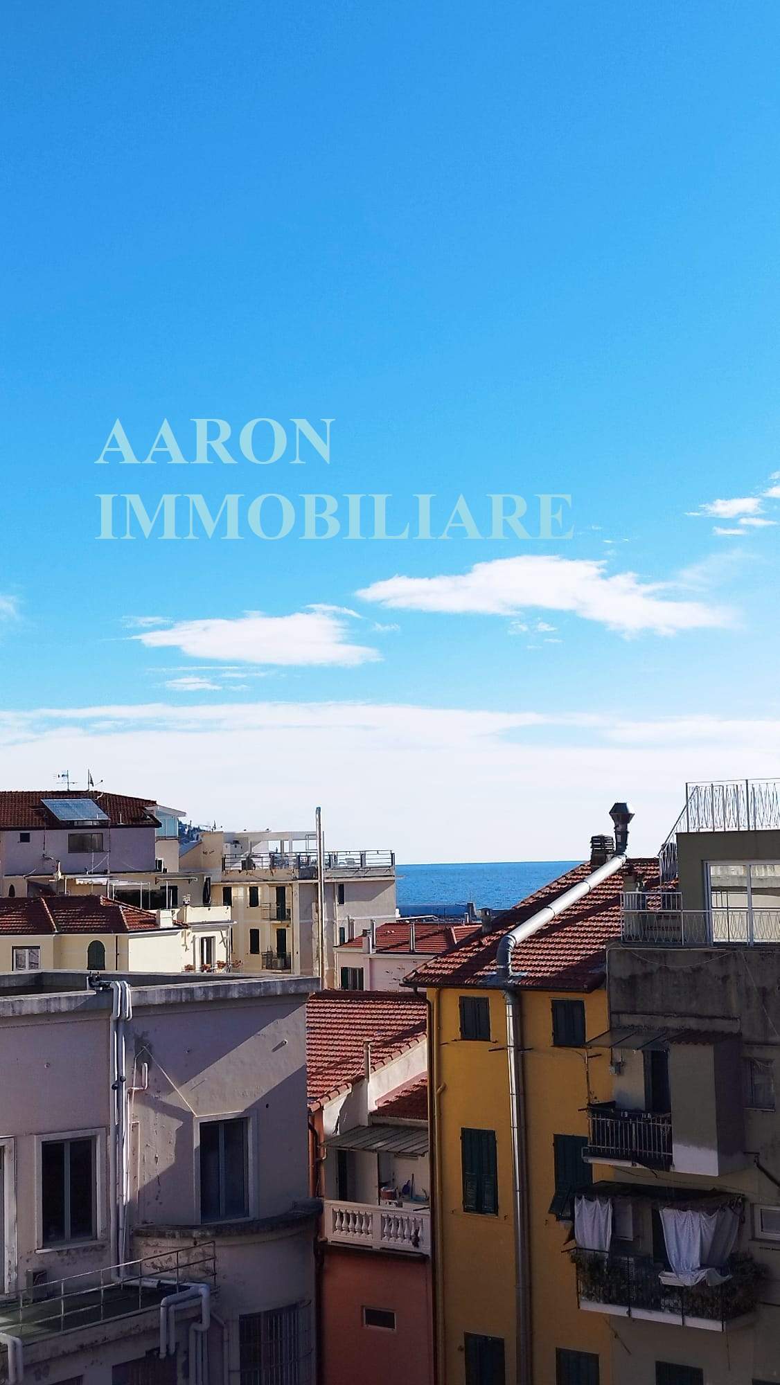 Sanremo, centralissimo, trilocale mansardato,  ristrutturato.