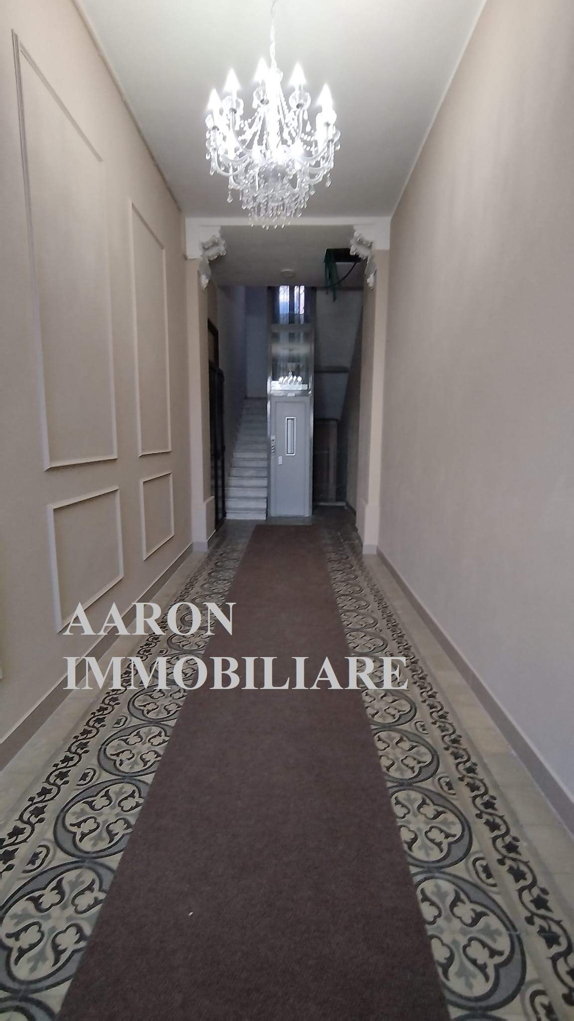 Sanremo, trilocale centralissimo, mansardato, ristrutturato.
