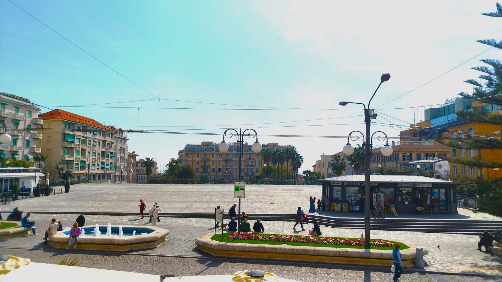 Sanremo, trilocale centralissimo, mansardato, ristrutturato.