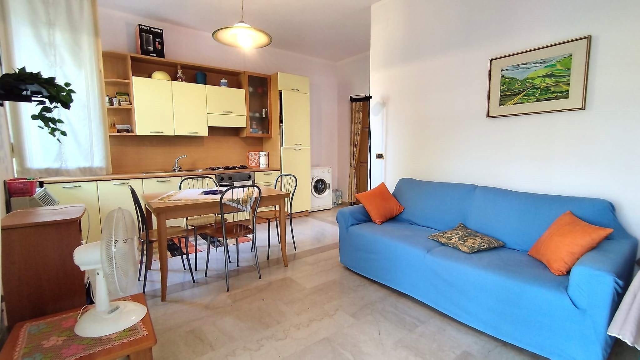 Sanremo, zona Foce, in contesto residenziale, bilocale con piscina e box auto