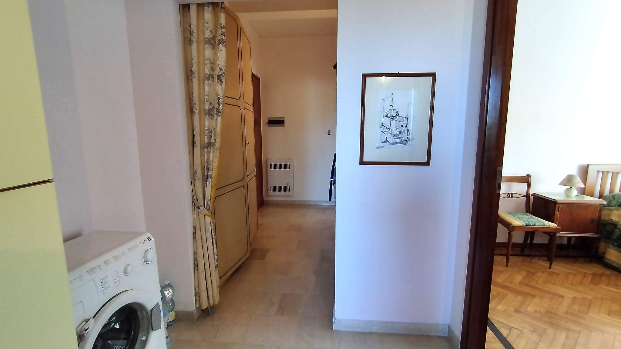 Sanremo, zona Foce, in contesto residenziale, bilocale con piscina e box auto