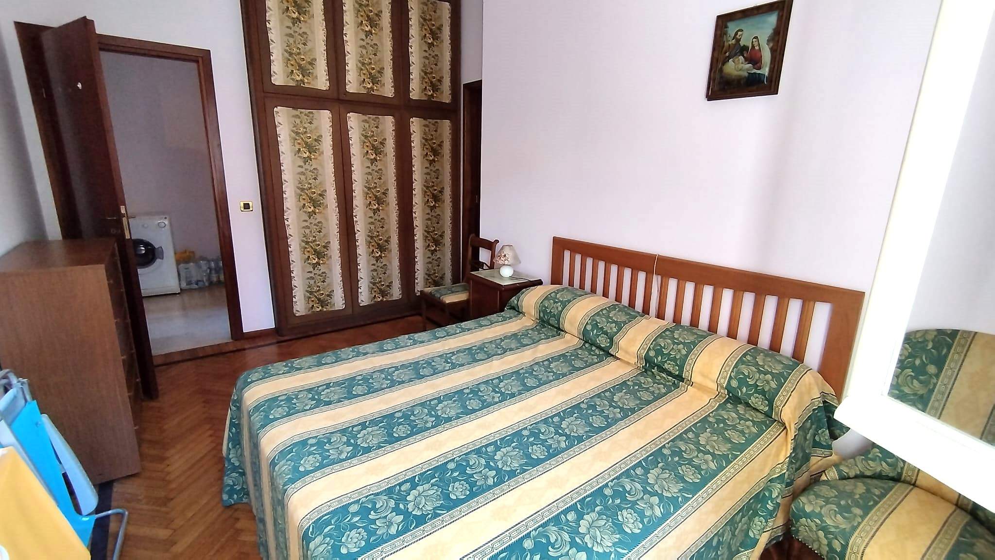 Sanremo, zona Foce, in contesto residenziale, bilocale con piscina e box auto