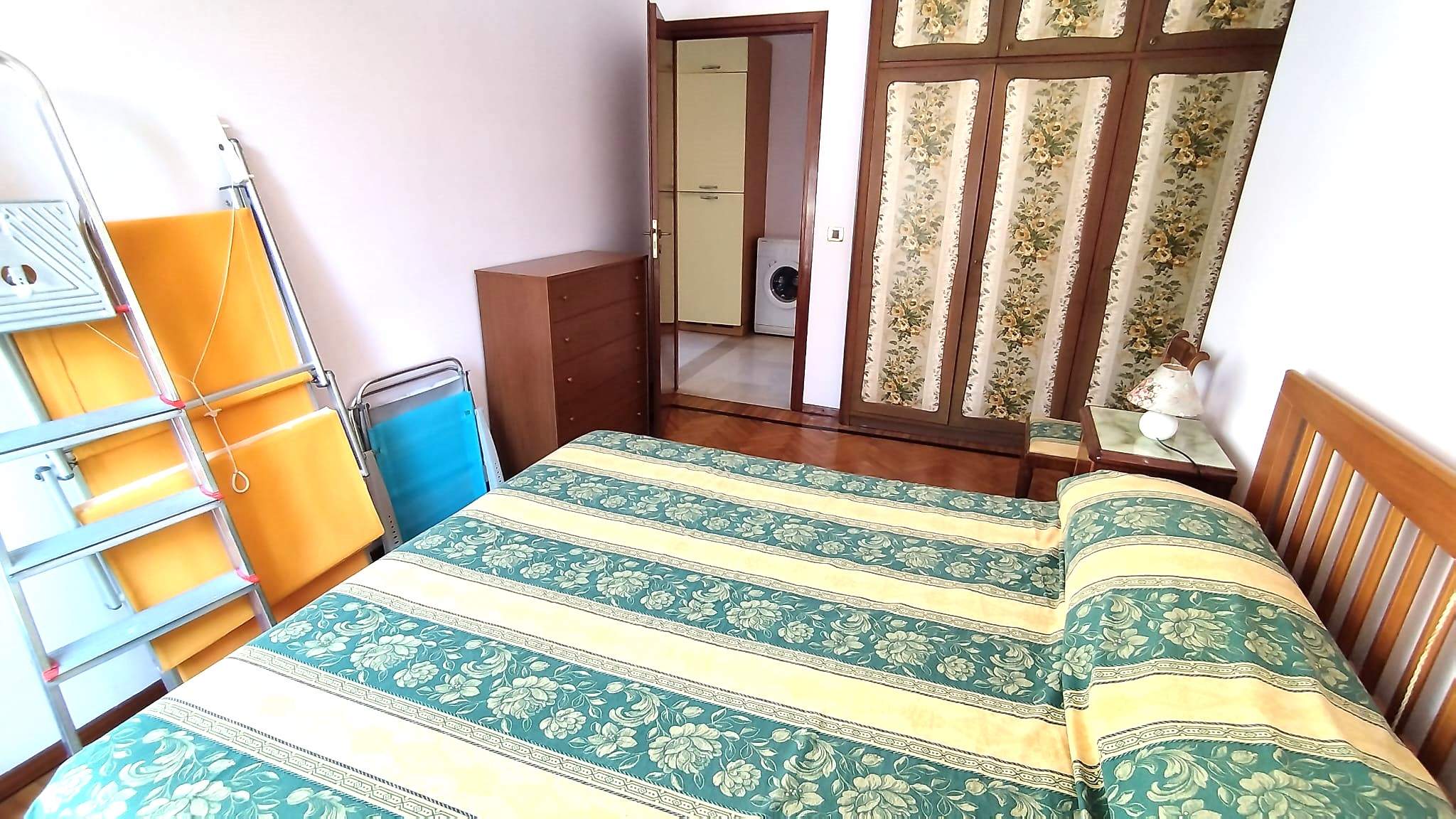 Sanremo, zona Foce, in contesto residenziale, bilocale con piscina e box auto