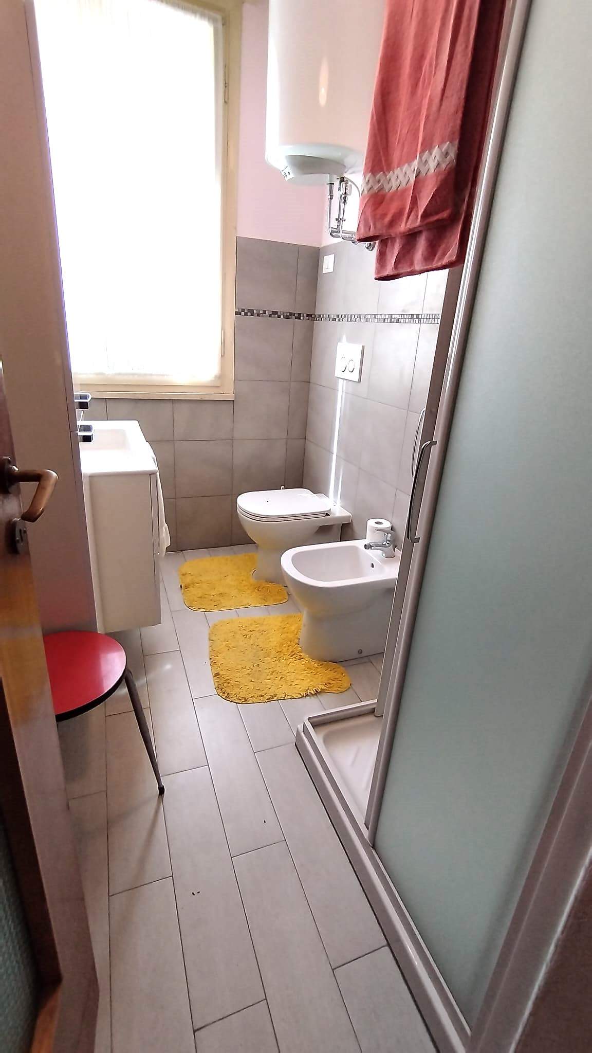 Sanremo, zona Foce, in contesto residenziale, bilocale con piscina e box auto