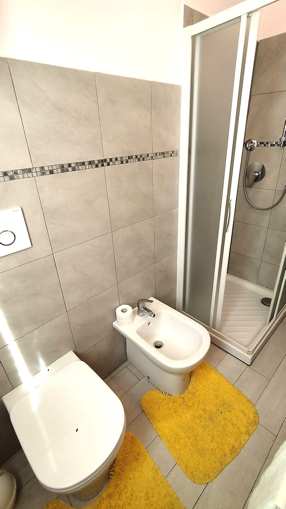 Sanremo, zona Foce, in contesto residenziale, bilocale con piscina e box auto