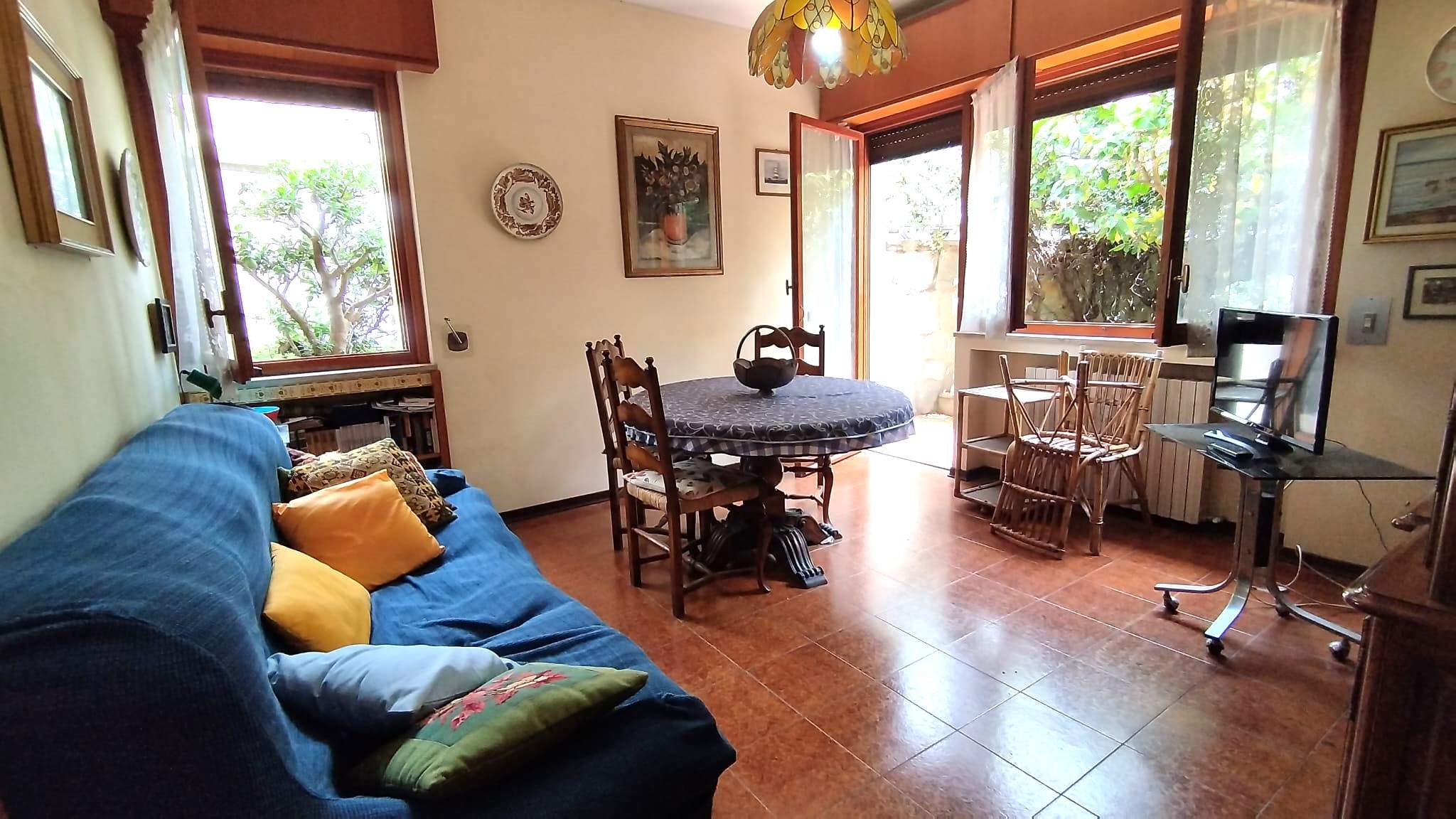 Sanremo, zona Foce, Grazioso Bilocale con Giardino Privato e Box auto